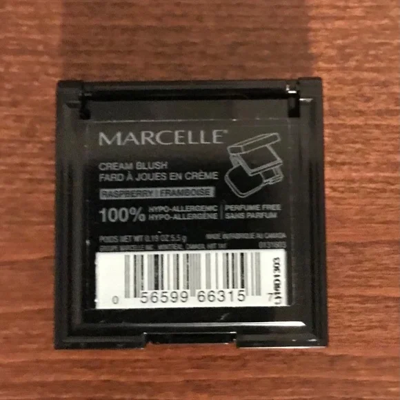 Makeup - Picture 2 of 3